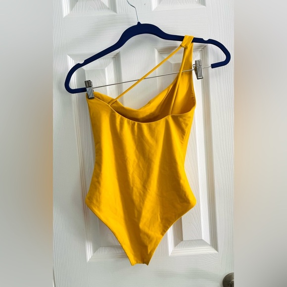 Jade Swim yellow one shoulder bathing suit- Size Medium - Picture 3 of 4